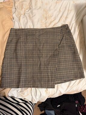 Old Navy Black and Cream Gingham Mini Skirt